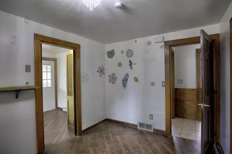 Entry Way - 4491 S Jackson, Jackson, MI 49201 photo 6 of 15