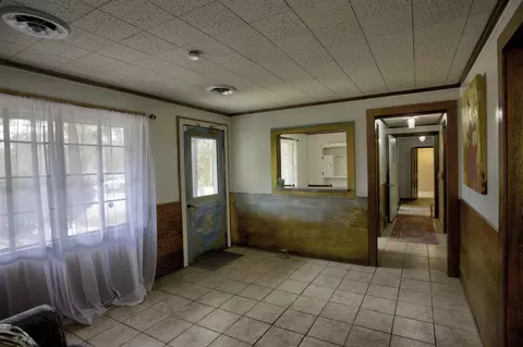 Entry Way - 4491 S Jackson, Jackson, MI 49201 photo 2 of 15