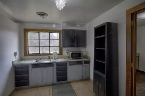 Kitchen - 4491 S Jackson, Jackson, MI 49201 photo 3 of 4