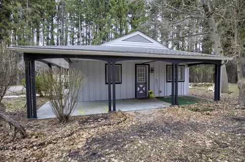 Exterior - 4491 S Jackson, Jackson, MI 49201 photo 5 of 9