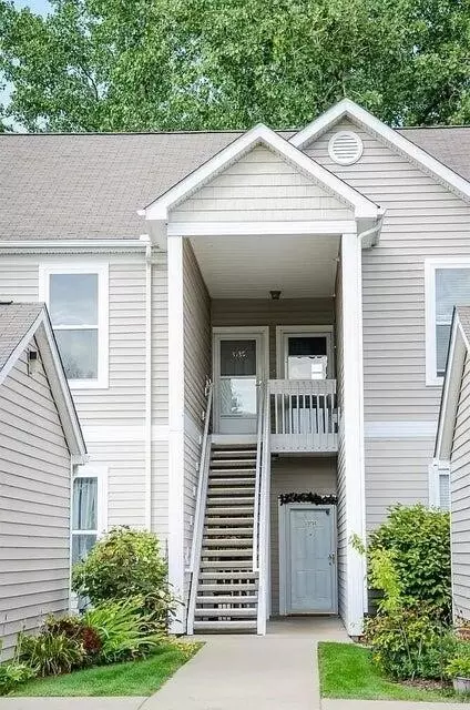 8185 Autumn Woods, Ypsilanti, MI 48198