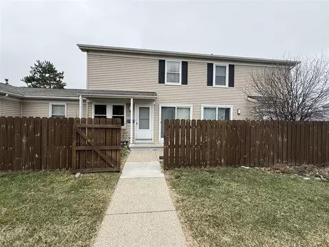 2884 Roundtree UNIT 105, Ypsilanti, MI 48197