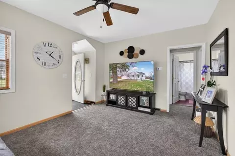Entry Way - 3020 Chippewa, Jackson, MI 49202 photo 3 of 5