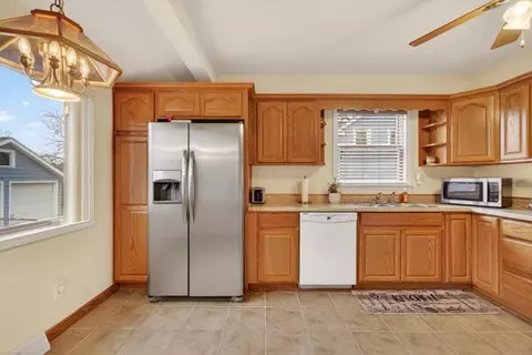 Kitchen - 3020 Chippewa, Jackson, MI 49202 photo 3 of 6