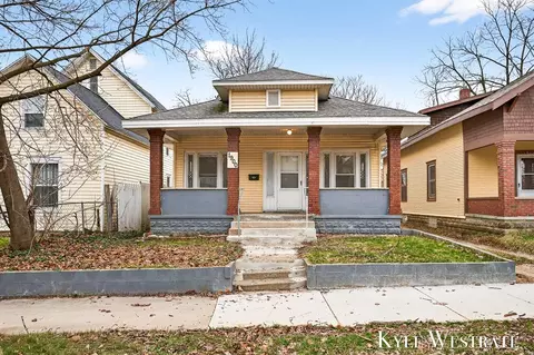 1900 Francis, Grand Rapids, MI 49507