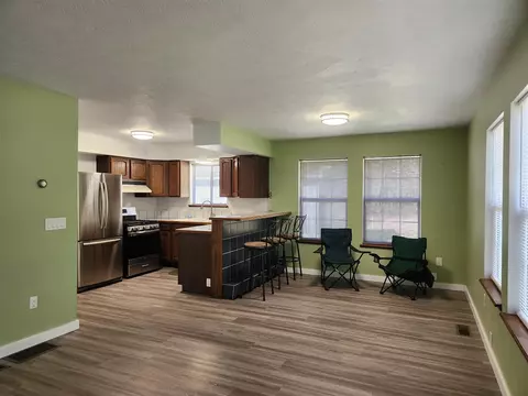 Living - 1041 Wolf Lk, Baldwin, MI 49304 photo 3 of 6