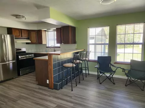 Kitchen - 1041 Wolf Lk, Baldwin, MI 49304 photo 2 of 2