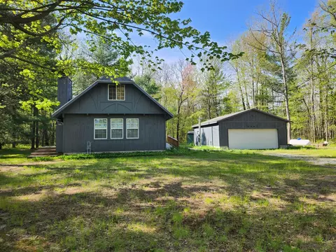 1041 Wolf Lk, Baldwin, MI 49304