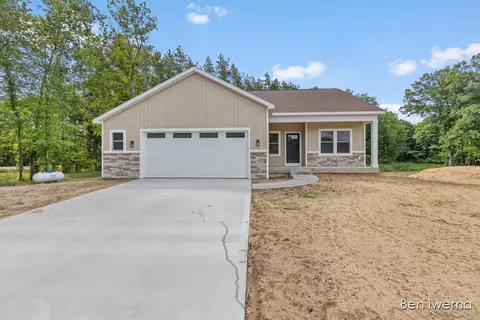 9026 Weston, Coopersville, MI 49404