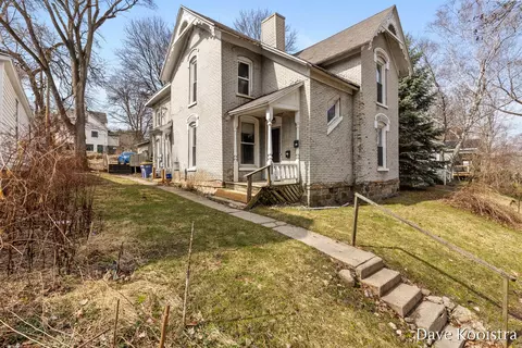 737 Clancy, Grand Rapids, MI 49503