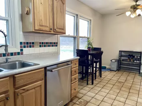 Kitchen - 7953 Springport, Parma, MI 49269 photo 2 of 4