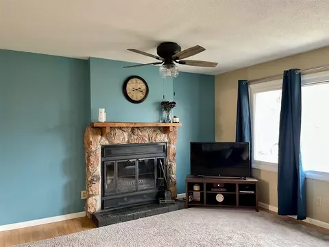 Living - 7953 Springport, Parma, MI 49269 photo 2 of 3