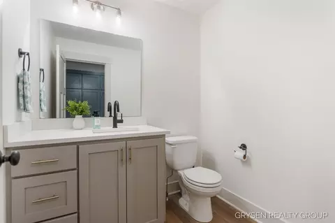 Bath - 11757 Everett, Allendale, MI 49401 photo 1 of 3