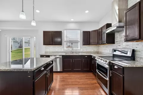 Kitchen - 820 Tanglewood, Jackson, MI 49203 photo 2 of 4
