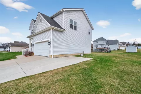 Exterior - 820 Tanglewood, Jackson, MI 49203 photo 5 of 8