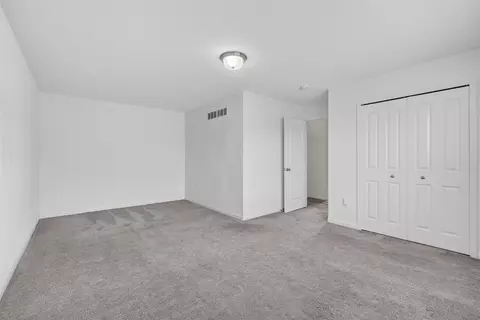 Bedroom - 820 Tanglewood, Jackson, MI 49203 photo 5 of 9