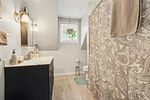 Bath - 431 Orange, Jackson, MI 49202 photo 1 of 1