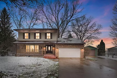 23836 N N Shr, Edwardsburg, MI 49112