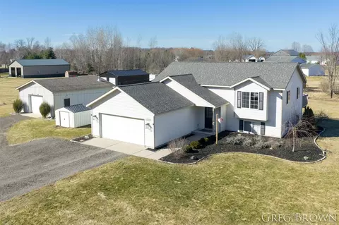 12515 Fargo, Gowen, MI 49326