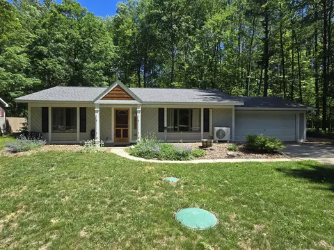 6782 White Pne, Canadian Lakes, MI 49346