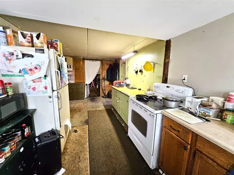 Kitchen - 218 S Cherry, Flushing, MI 48433 photo 3 of 3