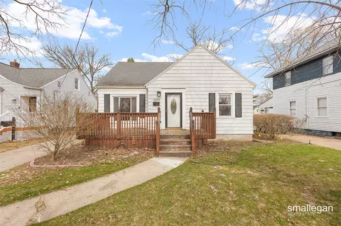 1011 Johnston, Grand Rapids, MI 49507