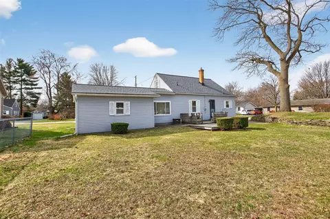 Exterior - 2318 Lancaster, Jackson, MI 49202 photo 4 of 13