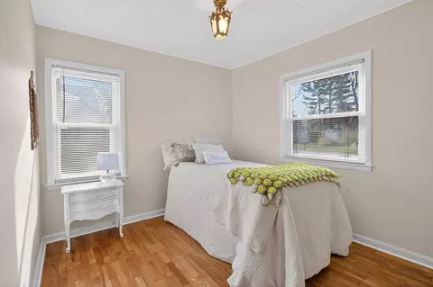 Bedroom - 2318 Lancaster, Jackson, MI 49202 photo 1 of 7