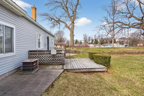 Exterior - 2318 Lancaster, Jackson, MI 49202 photo 11 of 13