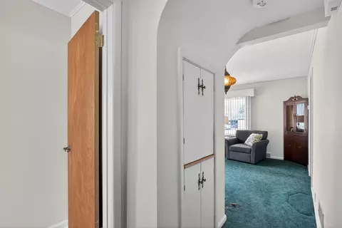 Entry Way - 2318 Lancaster, Jackson, MI 49202 photo 1 of 5