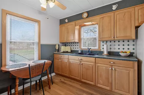Kitchen - 2318 Lancaster, Jackson, MI 49202 photo 2 of 3