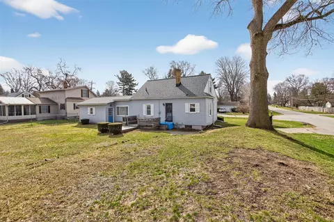Exterior - 2318 Lancaster, Jackson, MI 49202 photo 7 of 13
