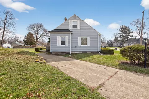Exterior - 2318 Lancaster, Jackson, MI 49202 photo 9 of 13