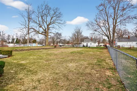 Exterior - 2318 Lancaster, Jackson, MI 49202 photo 5 of 13