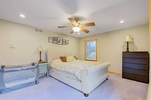 Bedroom - 5933 Salabelle, Jackson, MI 49201 photo 1 of 11