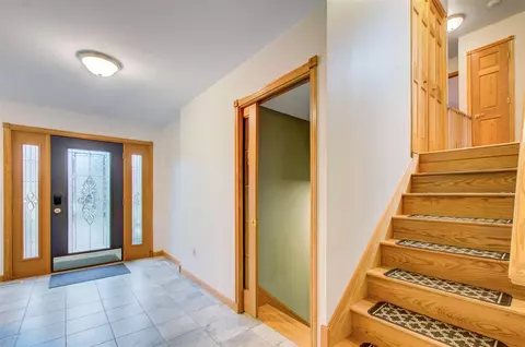 Entry Way - 5933 Salabelle, Jackson, MI 49201 photo 6 of 7