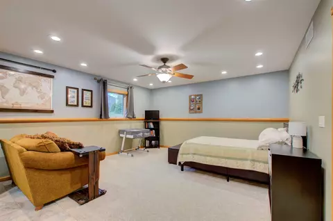 Bedroom - 5933 Salabelle, Jackson, MI 49201 photo 10 of 11