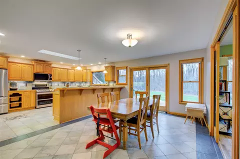 Kitchen - 5933 Salabelle, Jackson, MI 49201 photo 3 of 5