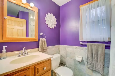Bath - 5933 Salabelle, Jackson, MI 49201 photo 1 of 7