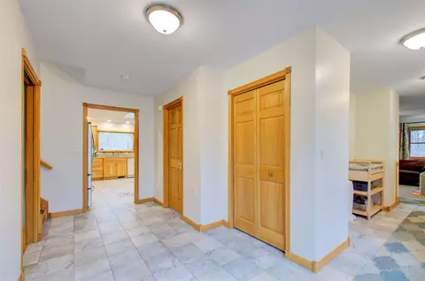 Entry Way - 5933 Salabelle, Jackson, MI 49201 photo 2 of 7