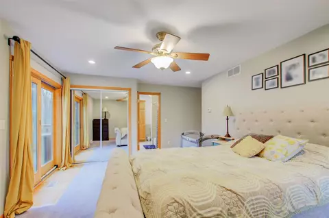 Bedroom - 5933 Salabelle, Jackson, MI 49201 photo 2 of 11