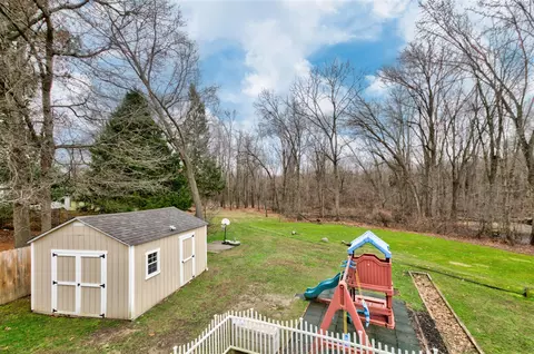 Exterior - 5933 Salabelle, Jackson, MI 49201 photo 5 of 12