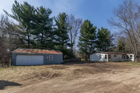 13064 Riverside, Constantine, MI 49042