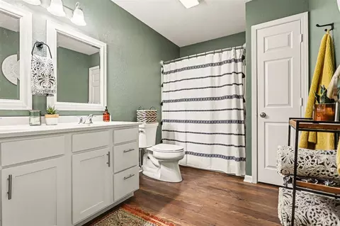 Bath - 134 Doster, Plainwell, MI 49080 photo 2 of 3
