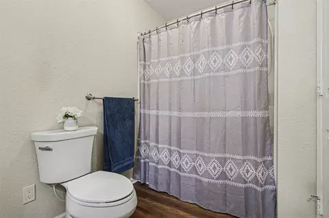Bath - 134 Doster, Plainwell, MI 49080 photo 3 of 3