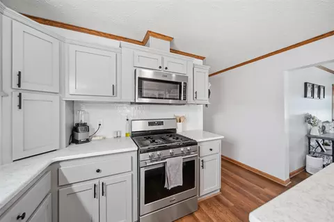Kitchen - 7454 Ann Arbor, Jackson, MI 49201 photo 4 of 5