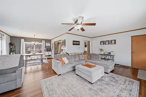 Living - 7454 Ann Arbor, Jackson, MI 49201 photo 2 of 3