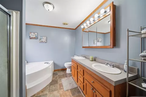 Bath - 7454 Ann Arbor, Jackson, MI 49201 photo 2 of 4