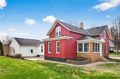 59 S Maple, Zeeland, MI 49464
