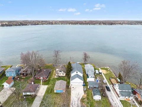 780 Beach, Brooklyn, MI 49230